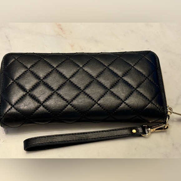 Michael Kors Quilted Black Leather Zip-around Long Wallet Wristlet - Picture 3 of 12